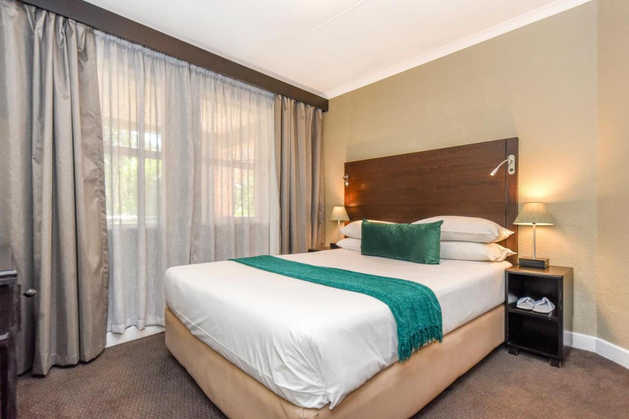 Mercure Hotel Bedfordview Johannesburg Eksteriør billede